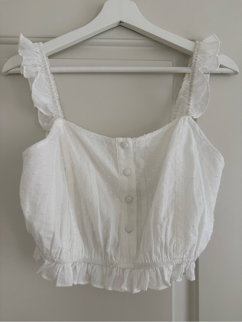 Must-have romantic White lace ruffle crop top medium